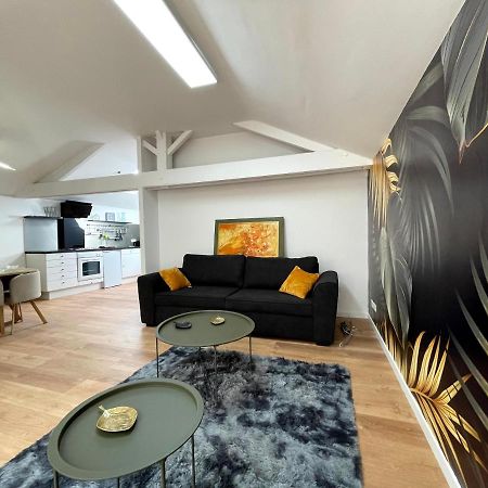 Gite De La Fauvette Saintes Apartment Exterior photo