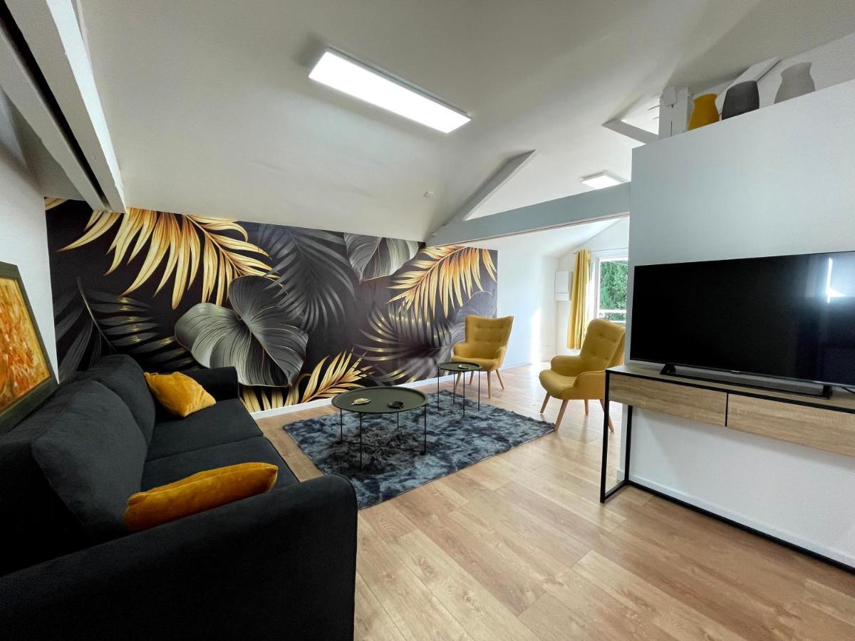 Gite De La Fauvette Saintes Apartment Exterior photo