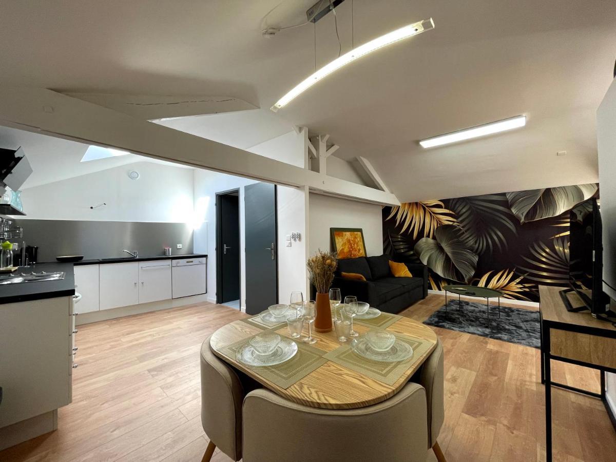 Gite De La Fauvette Saintes Apartment Exterior photo